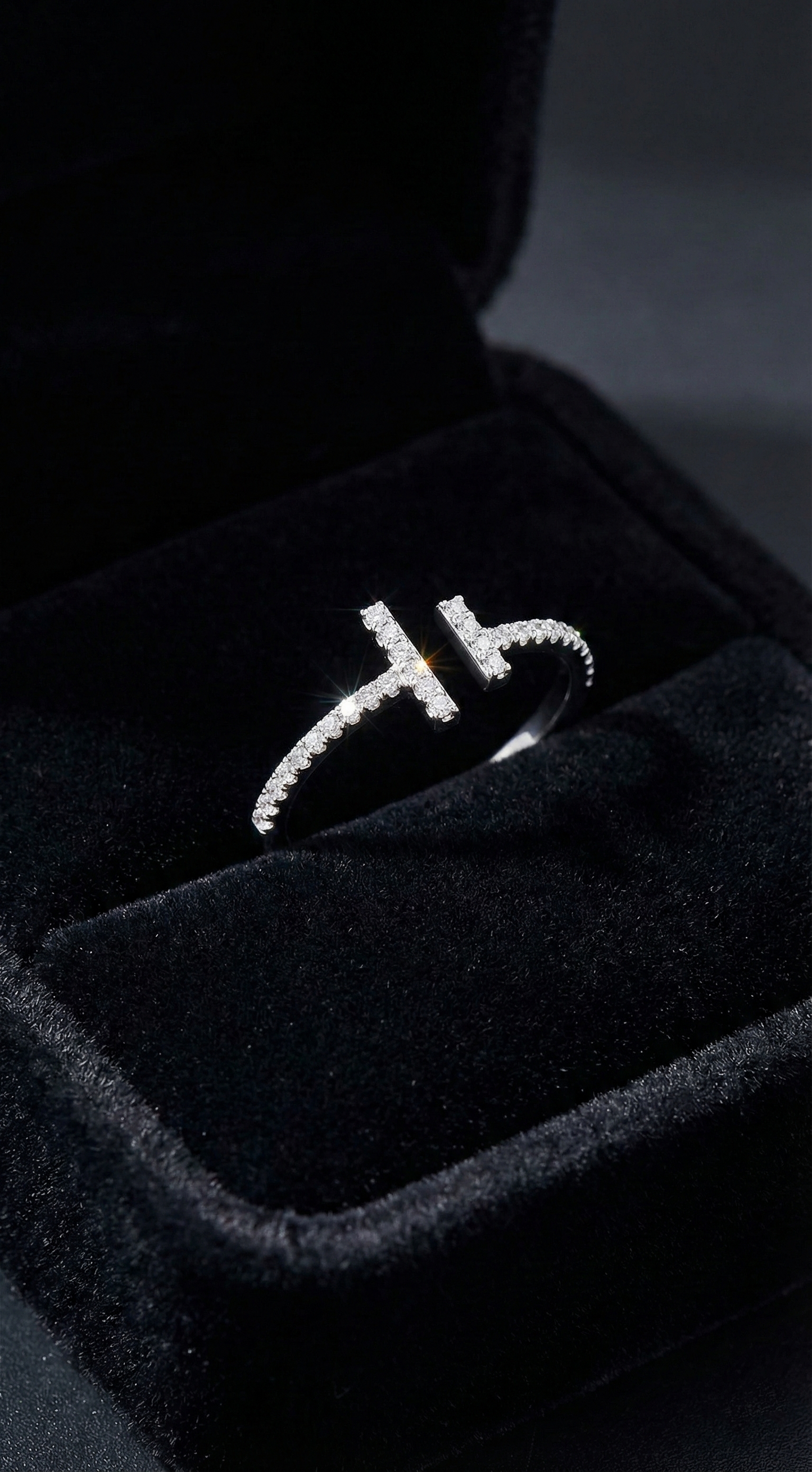 Queen’s Luster Ring